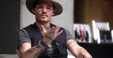 1 TOP 1 Tatuajes Elegantes en el Brazo para Hombres Johnny Depp
