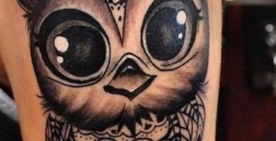 1 TOP 1 Tatuajes de Buhos en brazo negro ojos grandes corazon en el pecho simpatico posado sobra aro