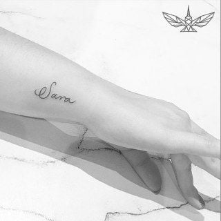 1 caratteri per i tatuaggi del nome sul lato della mano Sara