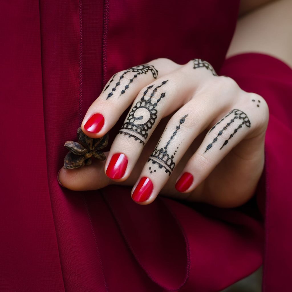 4 TOP 4 Temporary Tattoo ornaments on the fingers