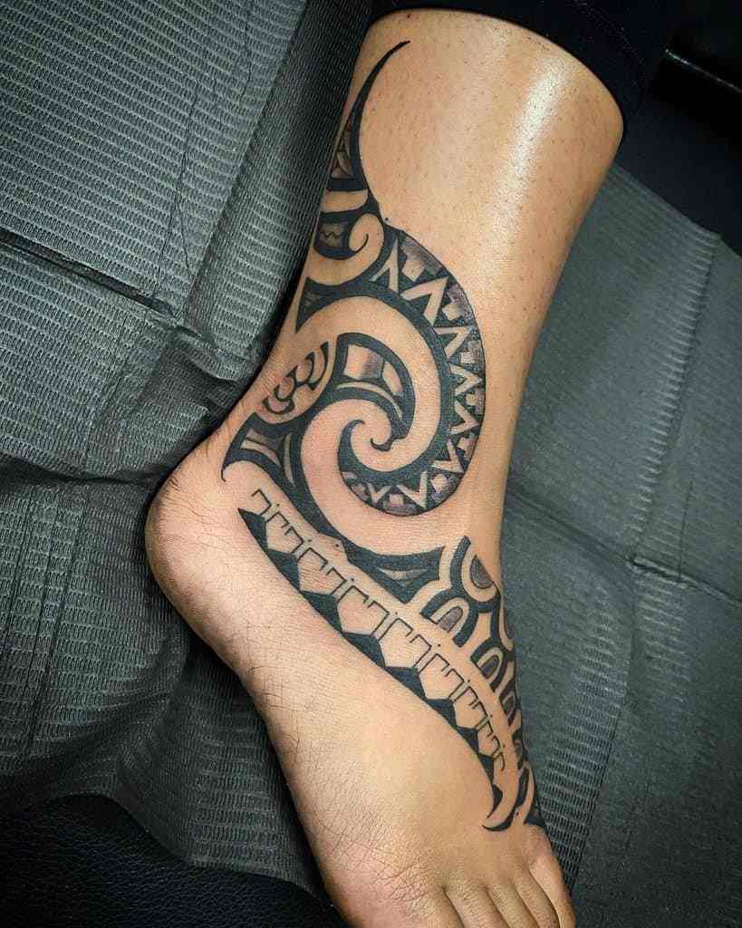 43 Tatuajes Tribales Negros Adornos en Pantorrilla