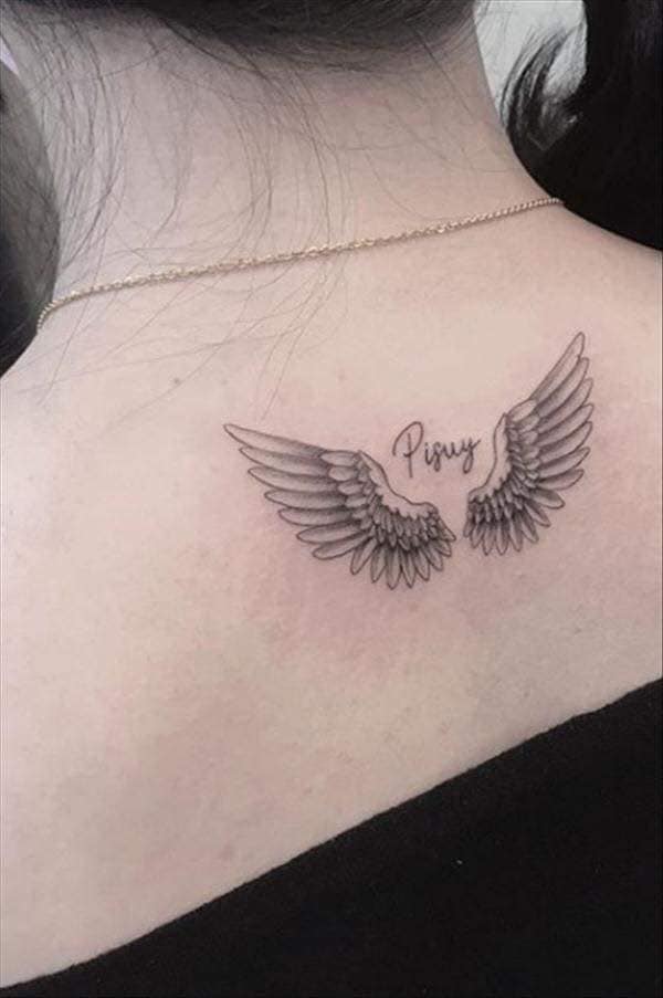 66 Tatuajes de Alas de Angel debajo del cuello con inscripcion pisuy