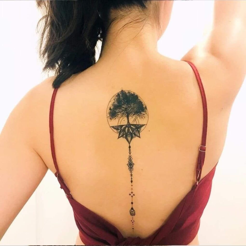 48 Tatuagens nas costas Árvore da vida com mandala com enfeites ao longo da coluna
