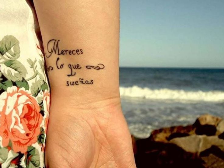 38 tatuagens de frases você merece o que você soa