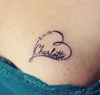 Tatuajes reales de de Nombres Charlotte con corazon y fecha