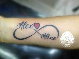 Echte Tattoos von Infinity Names mit den beiden Namen Alex und Aline