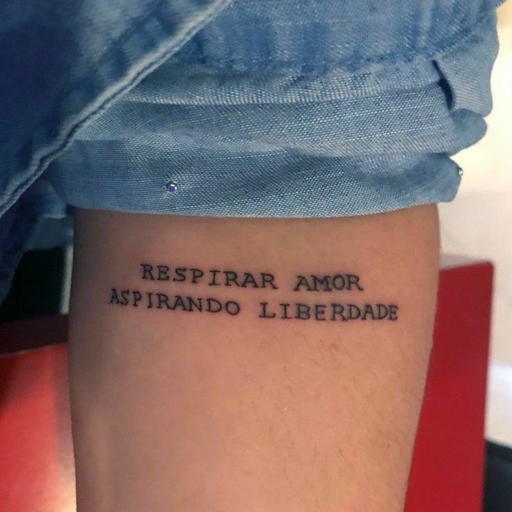 175 tatouages de phrases Respirer l'amour aspirant à la liberté