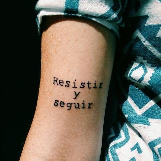 249 Tatuajes de Frases Resistir y seguir