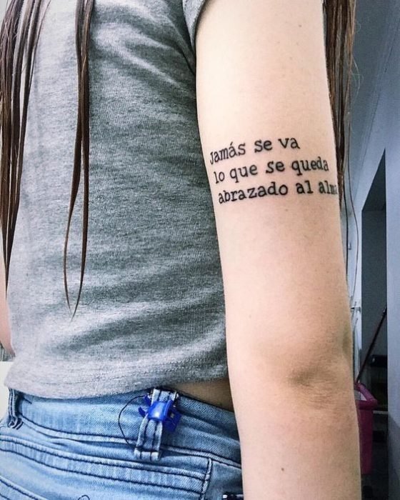 37 Tatuajes de Frases Jamas de va lo que se queda abrazado al alma