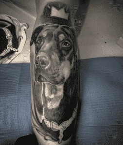 Retrato realista de tatuagens de cachorro