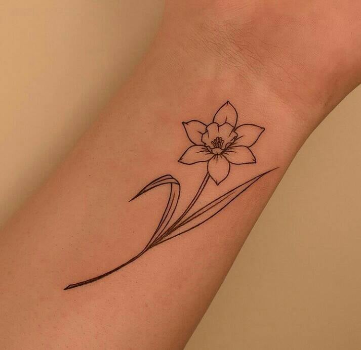 138 Delicate Small Black Tattoos Flower on Wrist