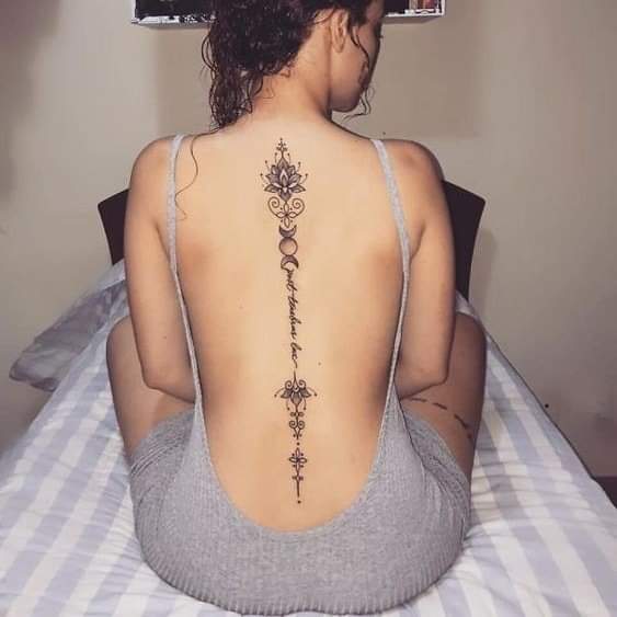 196 Tatuaggi sulla colonna vertebrale del fiore di loto Fasi lunari