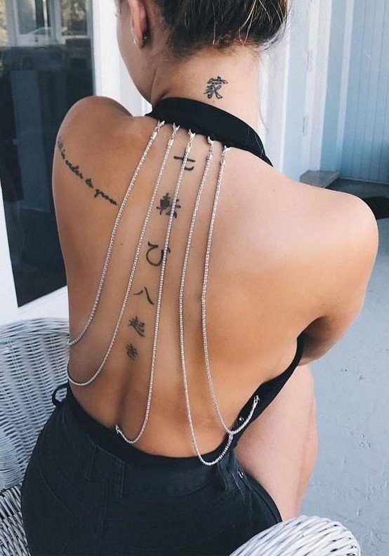 24 Tatuaggi sulla colonna vertebrale della donna sul retro Simboli di lettere cinesi giapponesi
