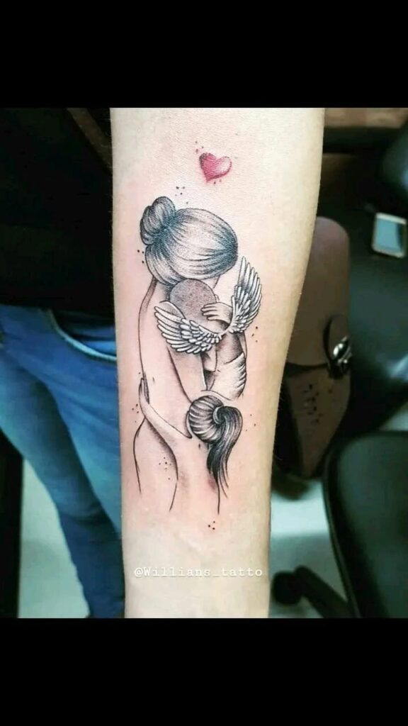 68 Tatuajes Boceto de Angelitos Madre con Hija y bebe angelito en brazos con corazon rojo