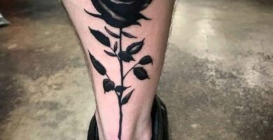 1 TOP 1 Tatuaje de Rosa Negra en Tobillo BackWork