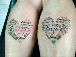30 Tatuajes de Piecitos de Bebe dos corazones uno azul y otro rosado con datos de nacimiento Enzo