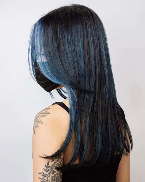 79 Blaue Haarfarbe, hellblaue Flecken, gerade, schwarze Basis