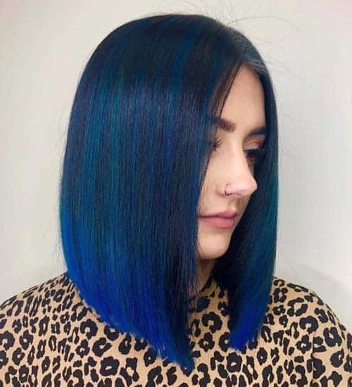 85 Intense Blue Hair Dye, diagonaler Bob-Schnitt mit schwarzem Ansatz