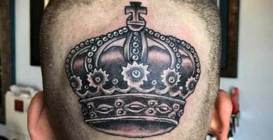 1 TOP 1 Tatuajes de Coronas hecha en la cabeza de Hombre en el cuero cabelludo