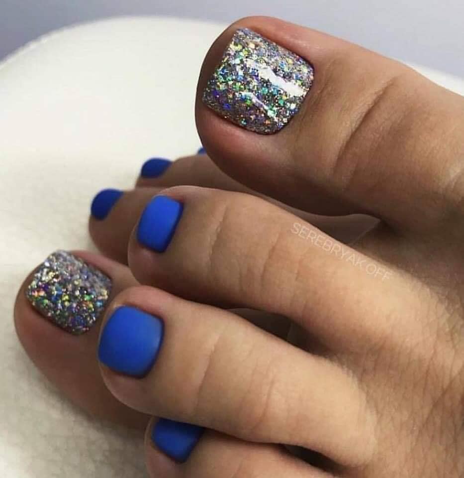 29 Decorazione delle unghie dei piedi blu e argento con glitter
