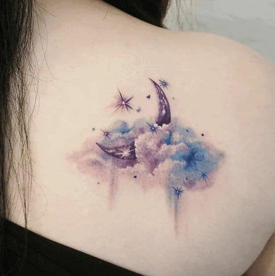 3 TOP 3 Wunderschöne zarte Tattoos für Frauen, Mond auf dem Schulterblatt