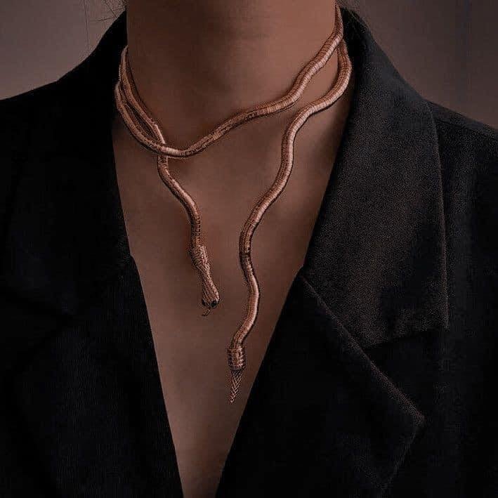 303 Collar de Serpiente Metal Dorado Rigida