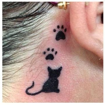 8 Tatuajes detras de la Oreja Gatito Negro con huellas de gato