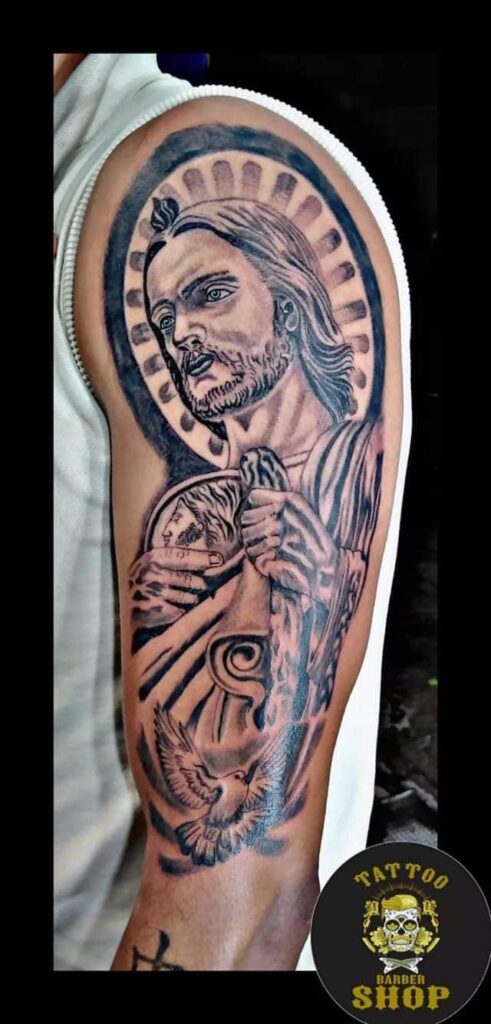 Tatuajes Mujer mas gustados Realismo retrato de Jesus Dios