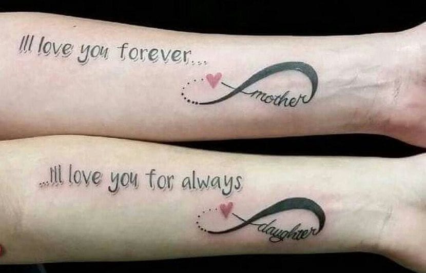 Tattoos für Mütter, Kinder und Familiensätze: Ich liebe dich für immer, ich liebe dich für immer. Ich werde dich für immer lieben. Ich werde dich für immer lieben