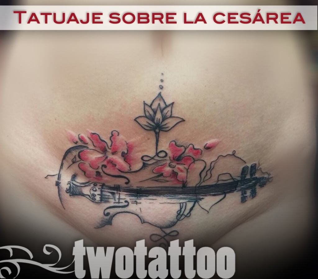 Tatuajes para tapar cesarea horizontal violin y flores rosadas flor de loto cerca del ombligo