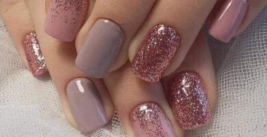 1 TOP 1 Disenos de Unas Nails en Rosado Palido con detalles de brillantina en algunas unas