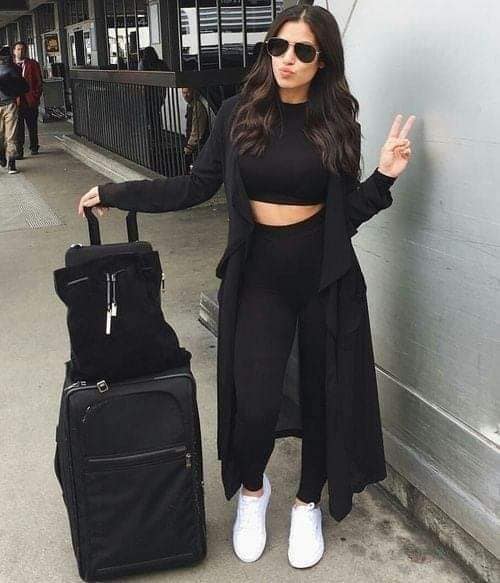 1 TOP 1 복장 여성용 블랙 팬츠 타이트한 티셔츠 가방 및 여행가방 캐주얼 룩