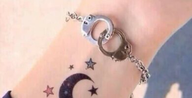 1 TOP 1 Tattoos of Moons and stars on the wrist