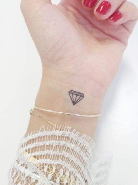108 tatouages simples mignons et esthétiques Diamant sur le poignet
