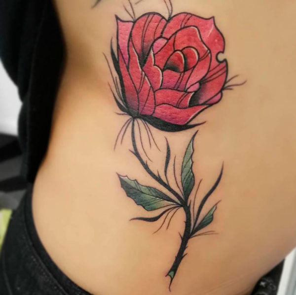 2 TOP 2 Tatuaggi floreali sulle costole Fiore rosso con gambo sulla pancia