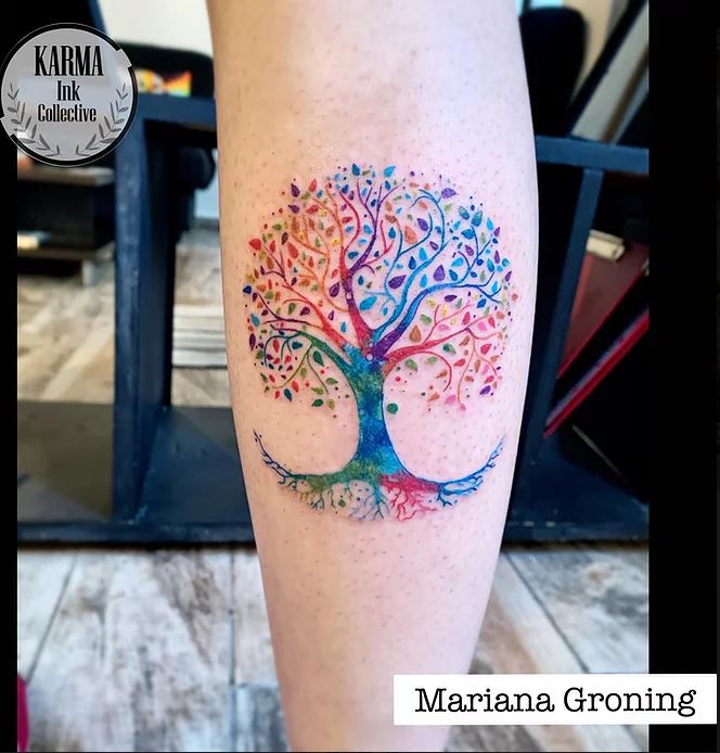 3 TOP 3 Karma Ink Collective Tree of Life Tattoo en couleurs aquarelle Bleu Rouge Vert Auteur Mariana Groning