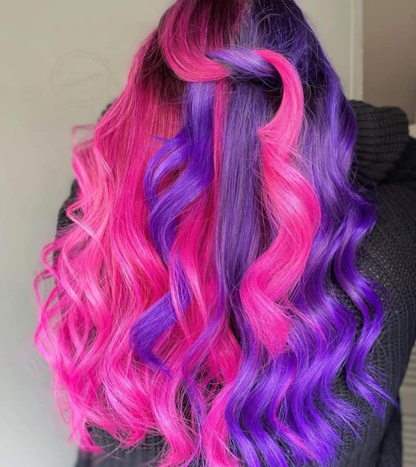 4 TOP 4 Hair of two colors Underlights in this case we have up to three different shades fuchsia violet and brown at the base