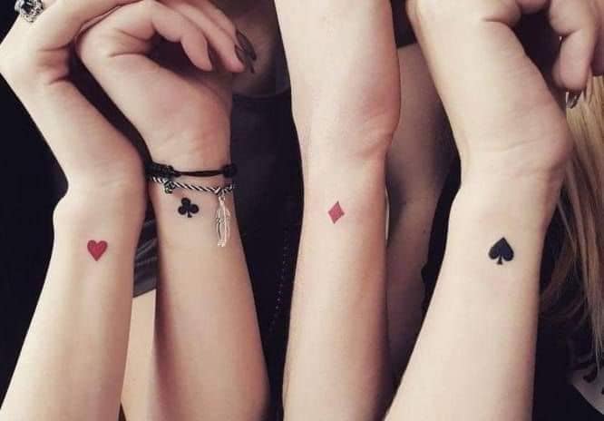 4 TOP 4 Tatuagens para Imagem Amigos Irmãs Primos Cada um dos símbolos do Poker