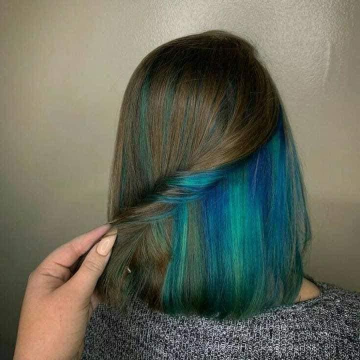 Zweifarbige Haar-Underlights, drei Farben, Celeste-Blau und Braun
