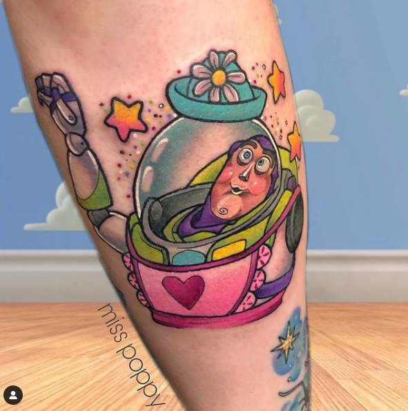 Miss Poppys Disney Happy Tattoos Mrs Nesbitt Toy Story avec étoiles et cœur