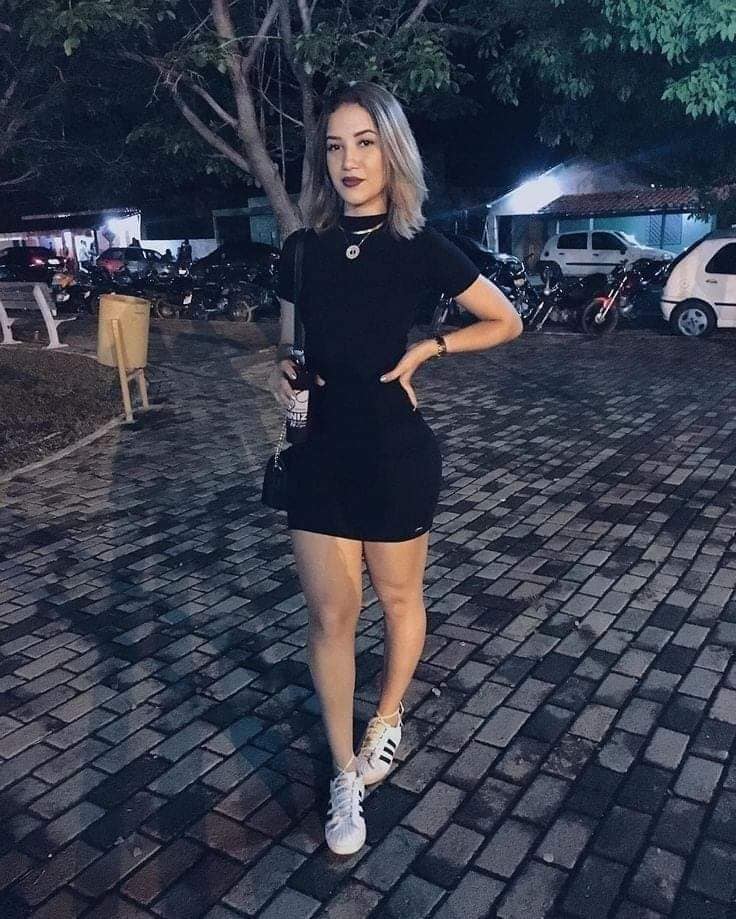 OutFit em preto para vestido casual feminino