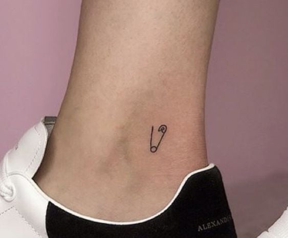 Simple Cute and Aesthetic Clip Tattoos on Calf