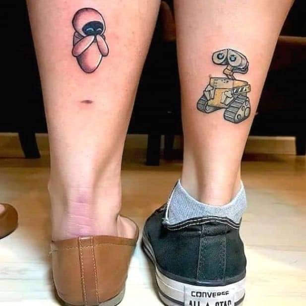 Tatuagens para casais de personagens e mais casal Disney wall ey eva em ambas as panturrilhas