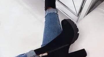 1 TOP 1 Botines para Mujer Negros con cierre al costado suela de goma y jeans