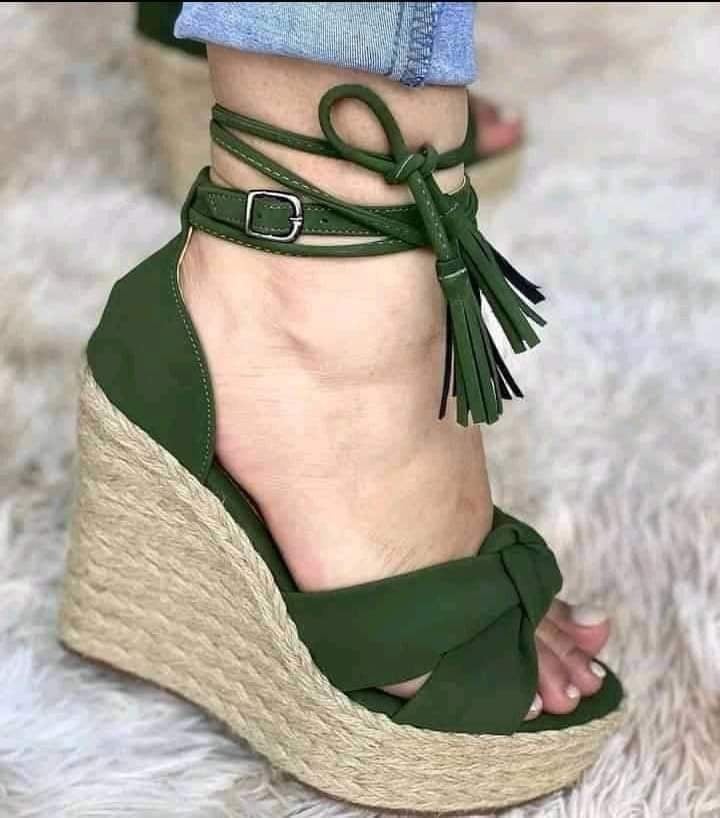 132 Military green sandals with high sole