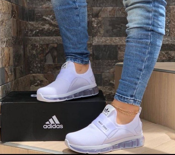 204 Chaussures Adidas Way One Blanches et Grises sans lacets