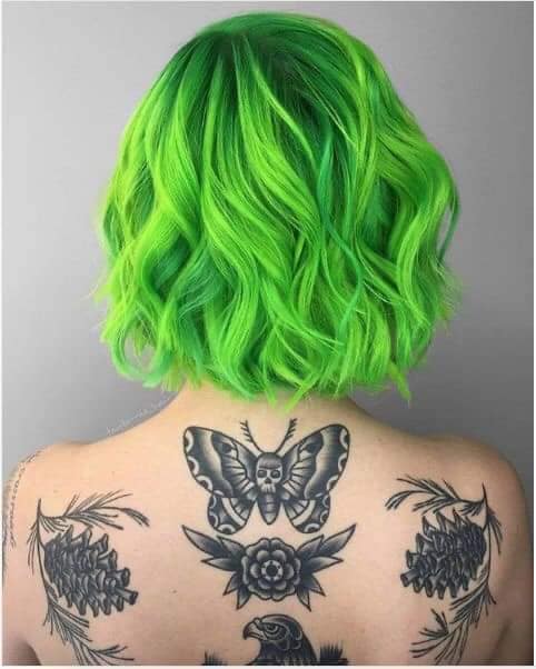23 Glänzende hellgrüne Haarfarbe