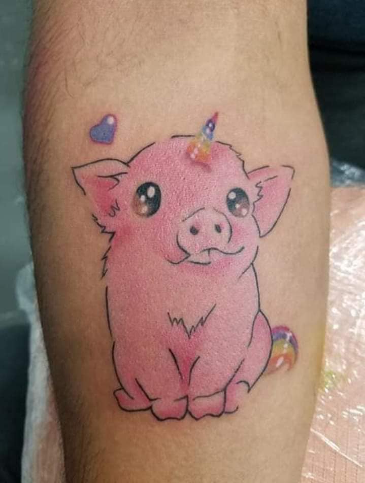 24 Tatuaggi più apprezzati per le donne Little Pink Pig con un corno di maiale unicorno dai colori arcobaleno