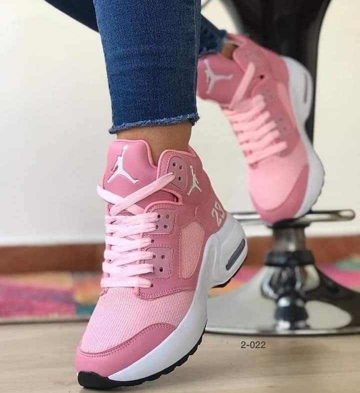 385 Pink Nike Jordan Shoes with White logo and sole