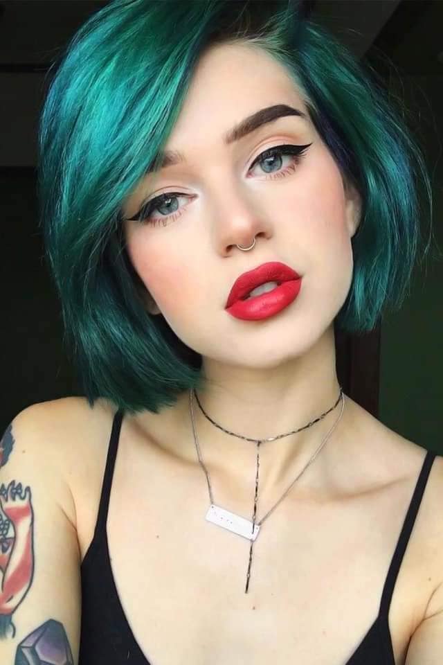 4 TOP 4 Bright Cyan Green Hair Color cheveux très courts